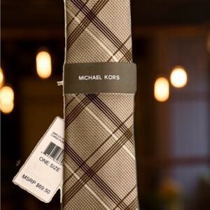NWT Mens Michael Kors Tie Necktie Retail $69.50 Sporty Beige Brown FATHER’S DAY